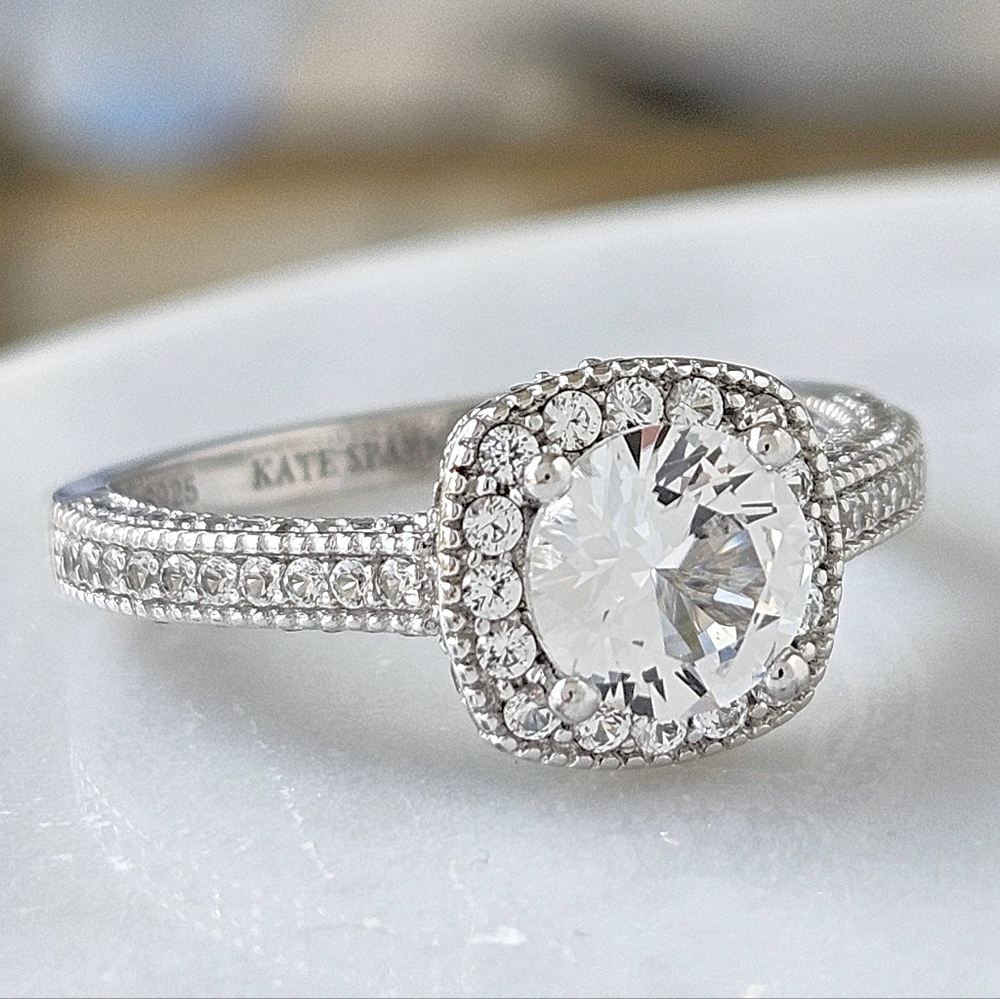 Classic Style Round Halo Ring, solid 925 Sterling Silver size 7 - Great Quality